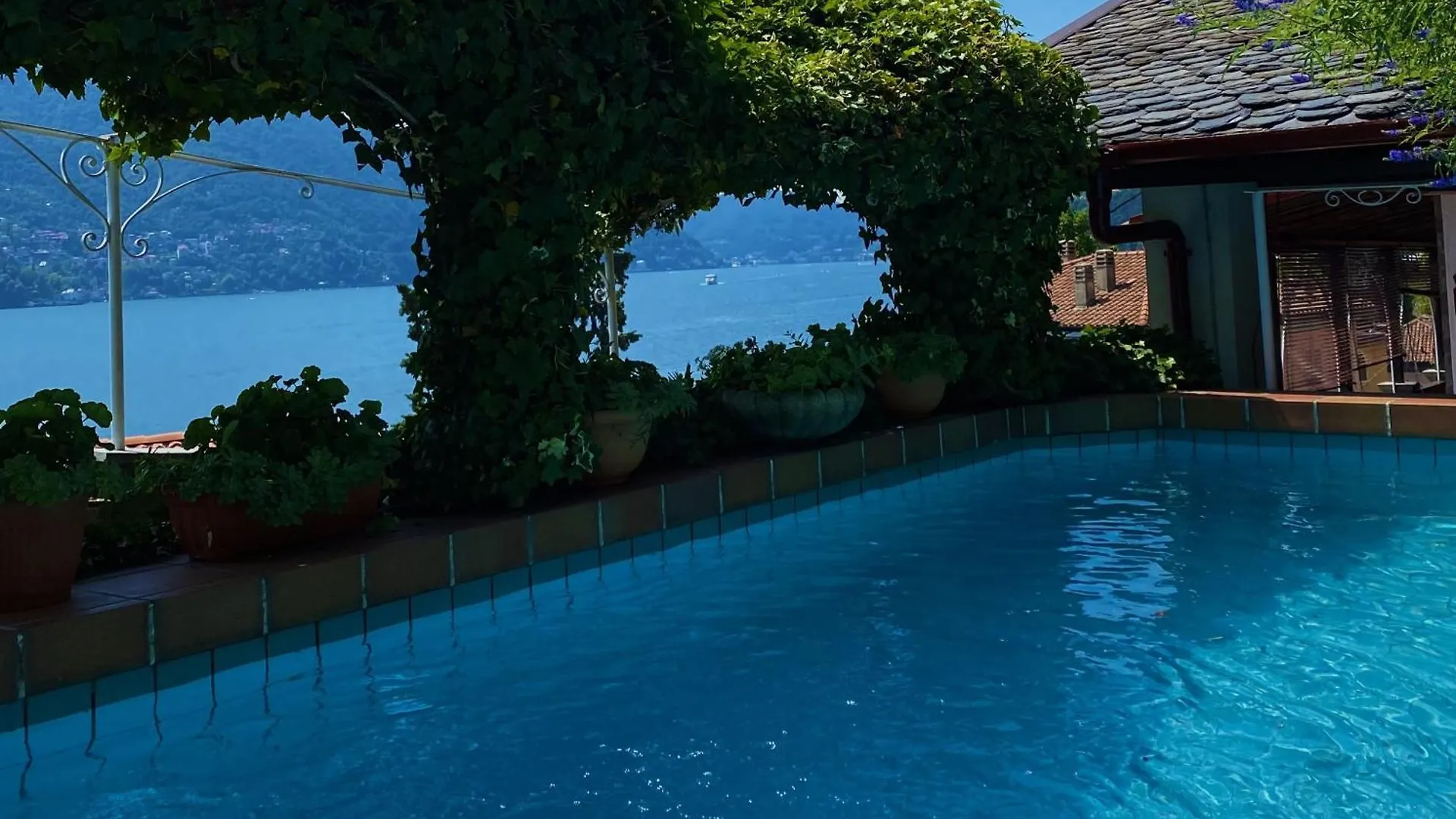 Villa Andreina Como Lake モルトラージオ