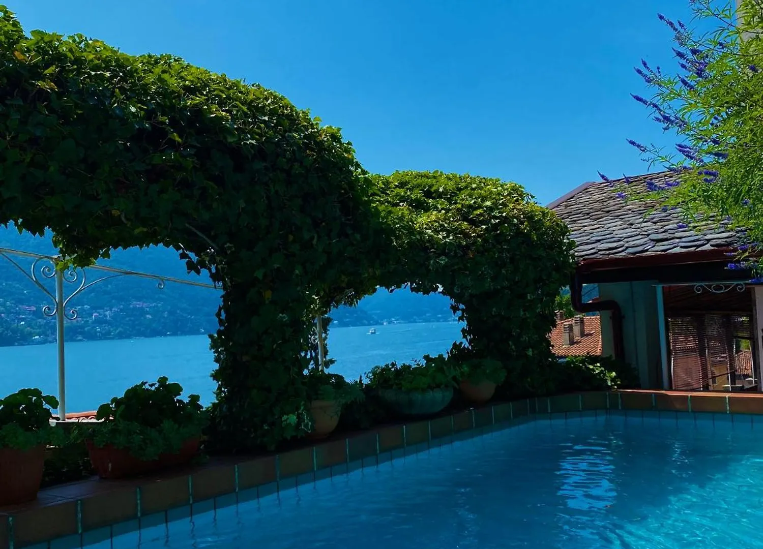 Villa Andreina Como Lake モルトラージオ イタリア